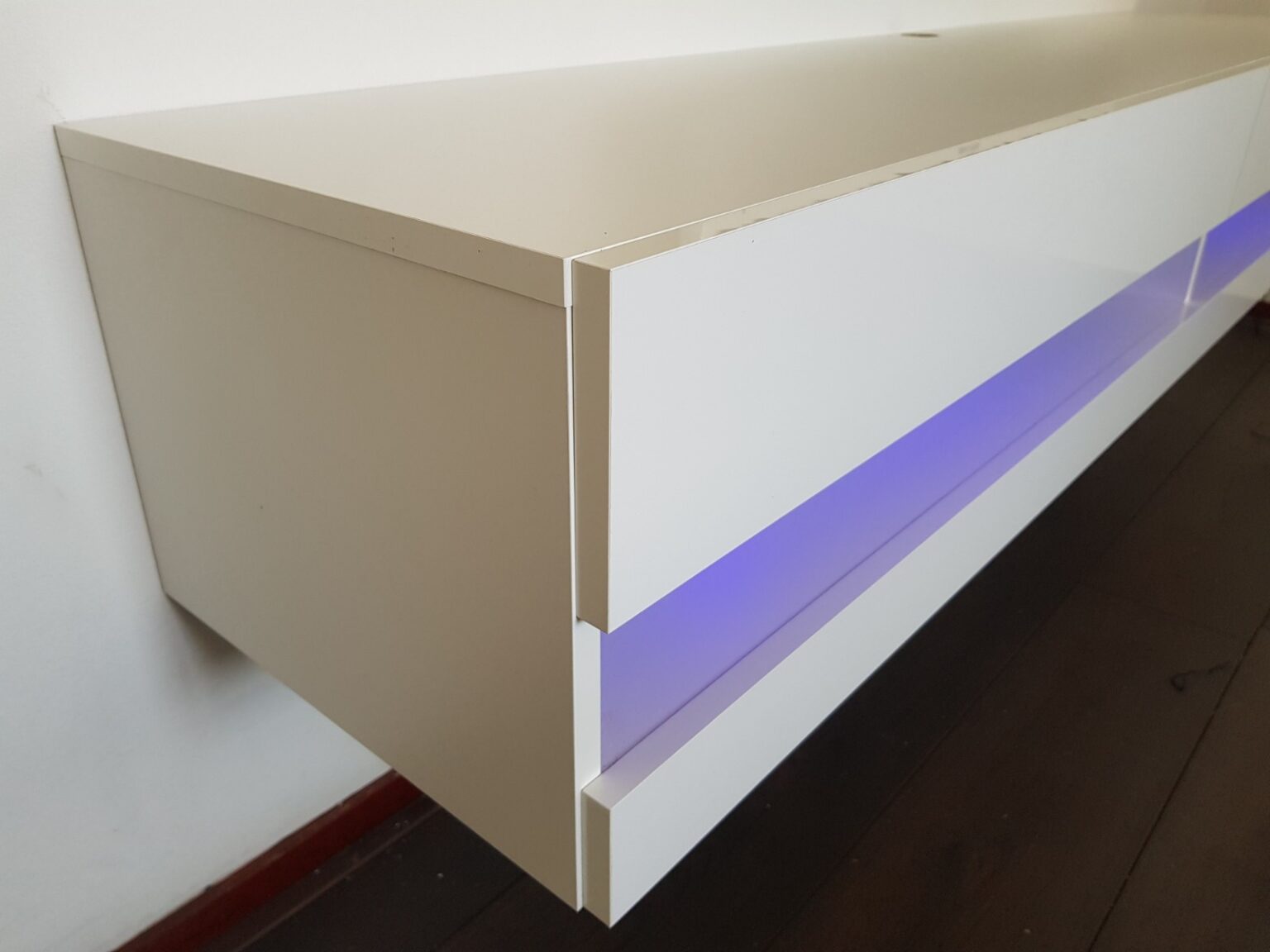 Zwevend tv-meubel LED mat wit - hoogglans wit